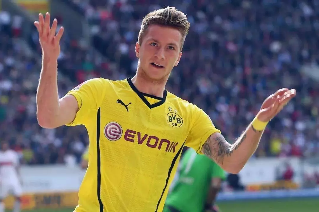 多特蒙德主场惨败暴露隐患,德甲争冠形势愈发扑朔迷离