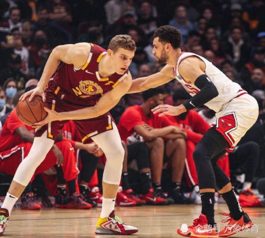 加兰德关键助攻骑士加时击败公牛锁定季后赛席位