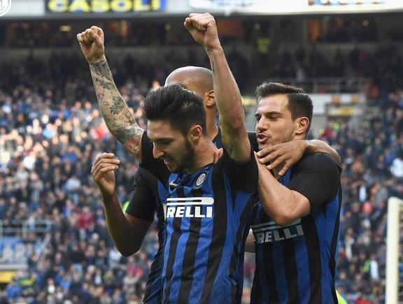 AC米兰德比战告捷,吉鲁头槌定乾坤